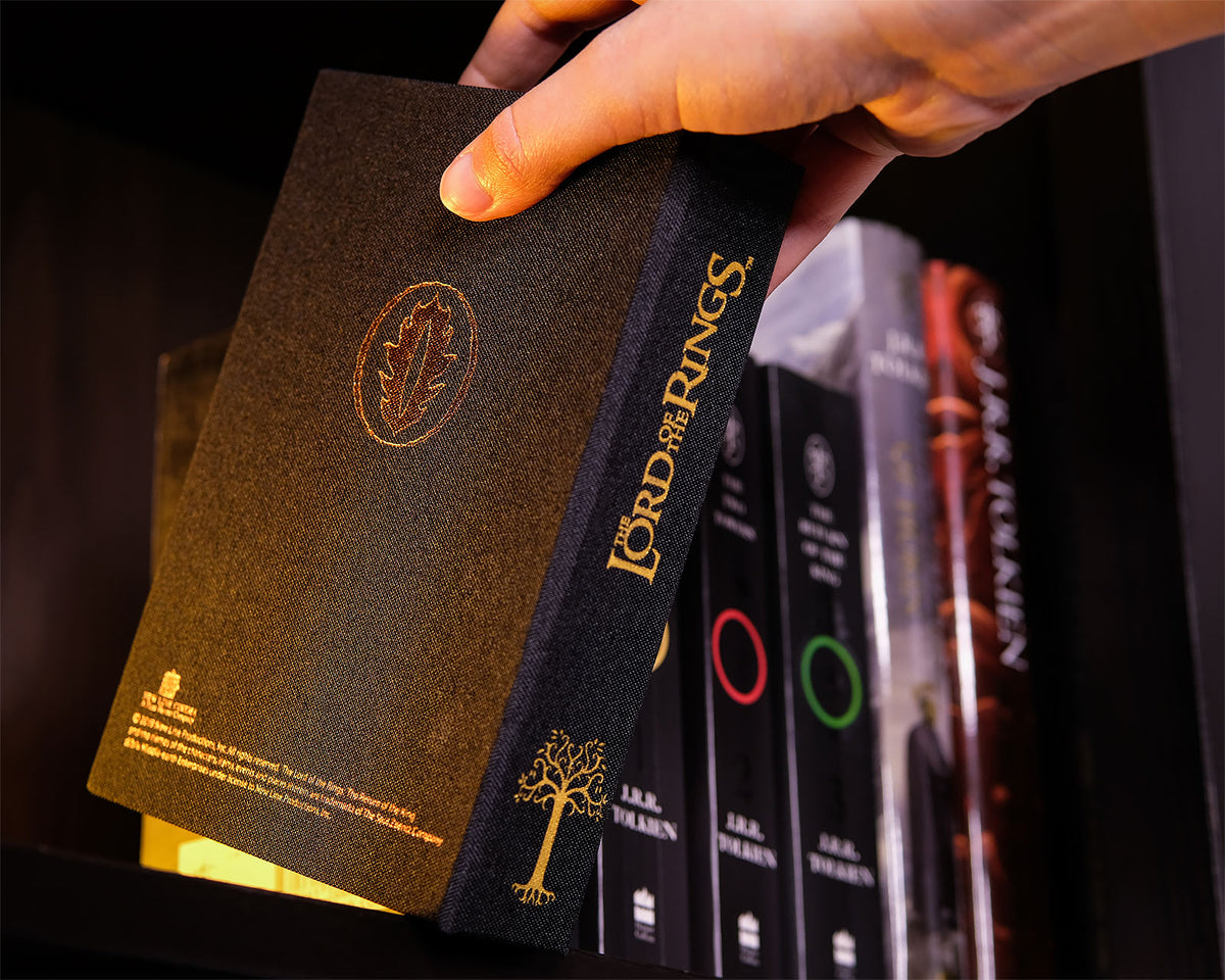 Productafbeelding The Lord of the Rings - De Ene Ring aan een roestvrijstalen ketting