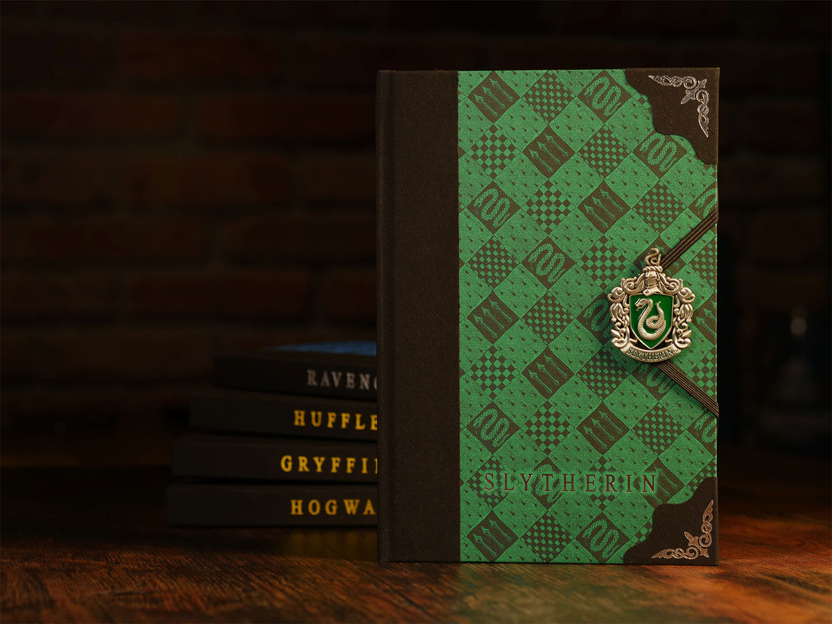 Product image Harry Potter - Slytherin Crest Deluxe Notebook