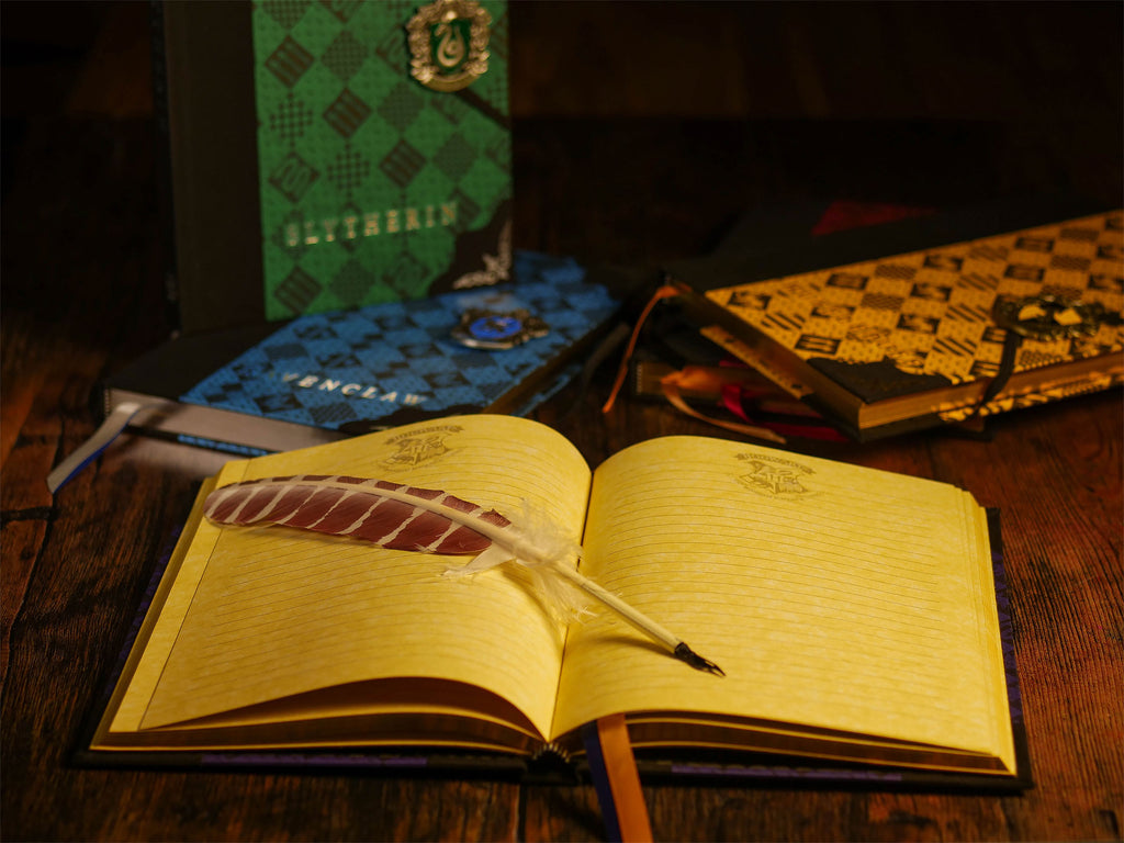 Produktbild Harry Potter - Ravenclaw Wappen Deluxe Notizbuch