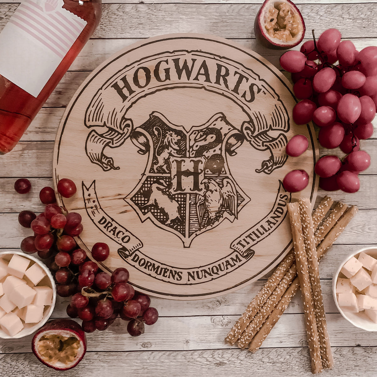 Product image Harry Potter - Hogwarts Crest Cutting Board Beech