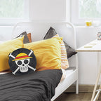 Image produit One Piece - Coussin Logo Crâne de l'Équipage au Chapeau de Paille