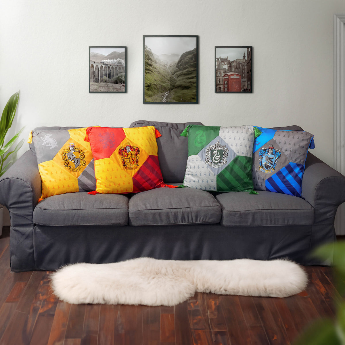 Image produit Harry Potter - Coussin Gryffondor de luxe avec glands