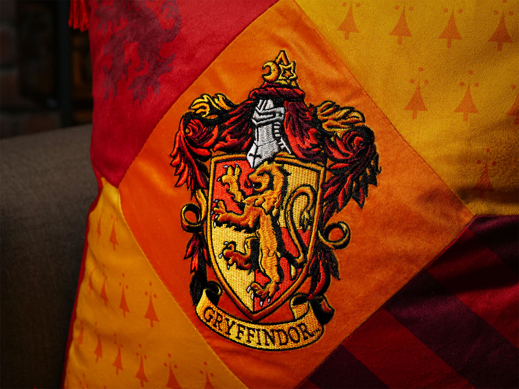 Image produit Harry Potter - Coussin Gryffondor de luxe avec glands