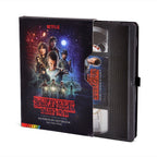 Produktbild Stranger Things - VHS Premium Notizbuch A5