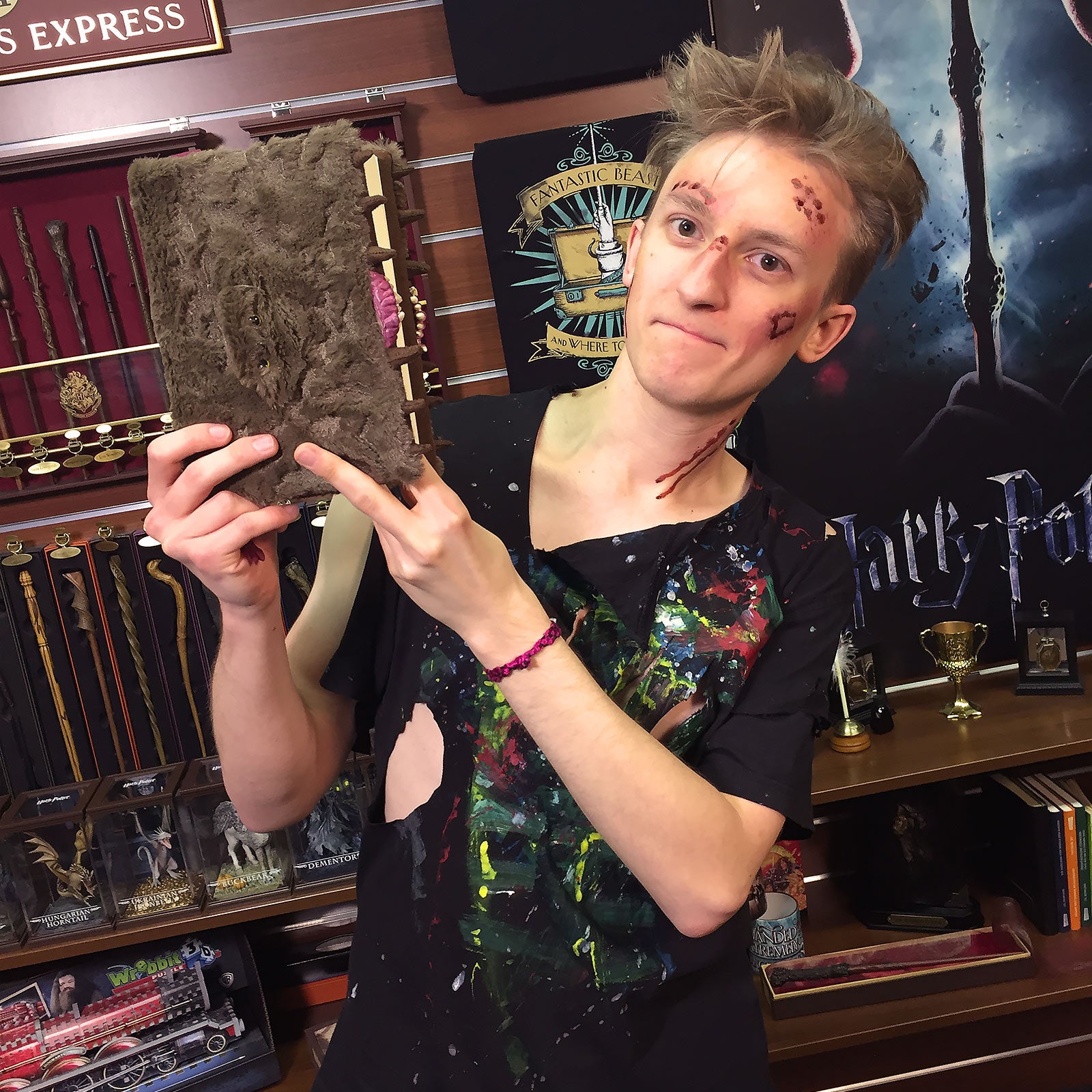 Productafbeelding Harry Potter - Monsterboek der Monsters Pluche Notitieboek