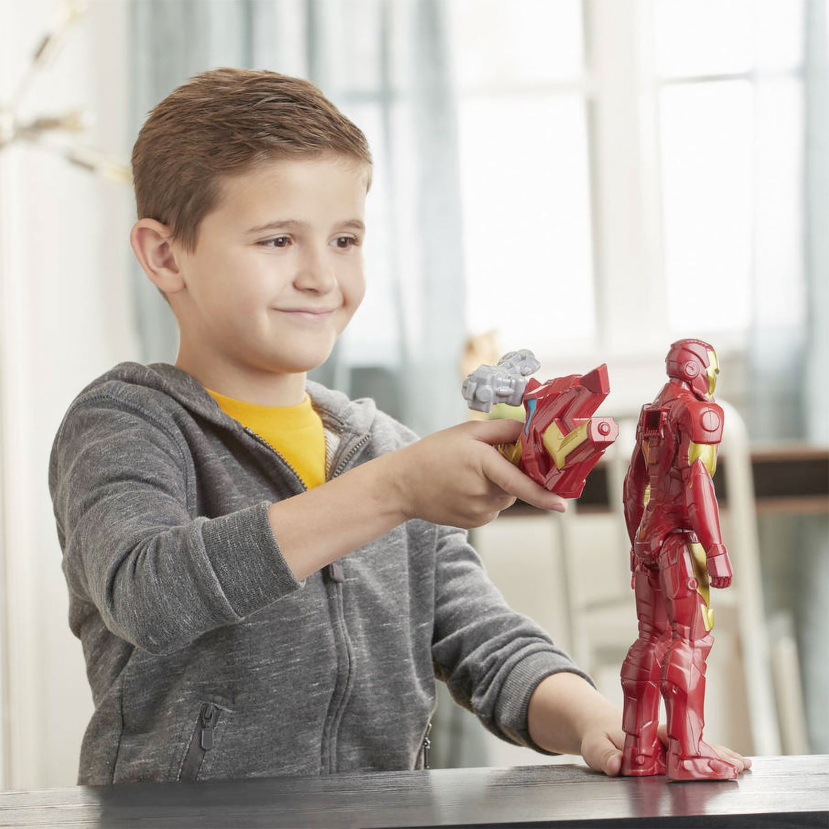 Productafbeelding Avengers - Iron Man Blast Gear Actiefiguur 29 cm
