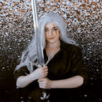Produktbild Geralt von Riva Silberschwert Replik mit Scheide für Witcher Fans
