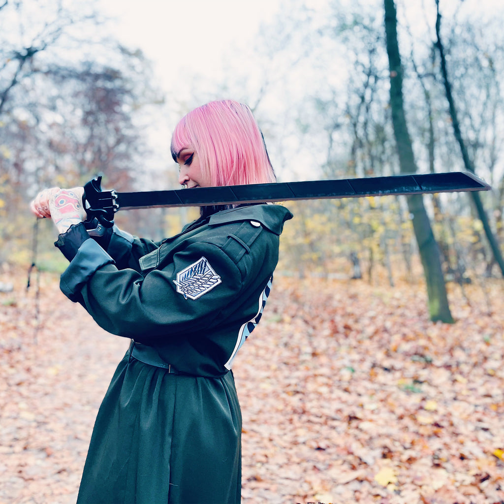 Image produit Réplique d'épée à demi-lame avec fourreau pour les fans de Attack on Titan