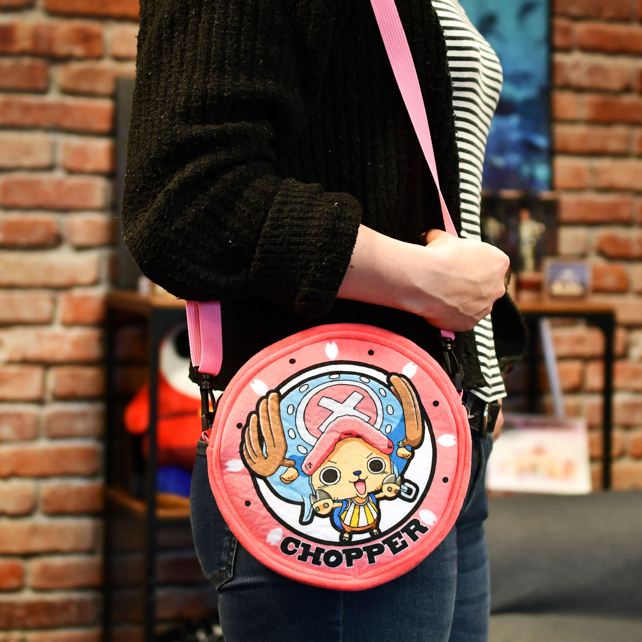 Image produit One Piece - Sac à bandoulière en peluche Chopper rose