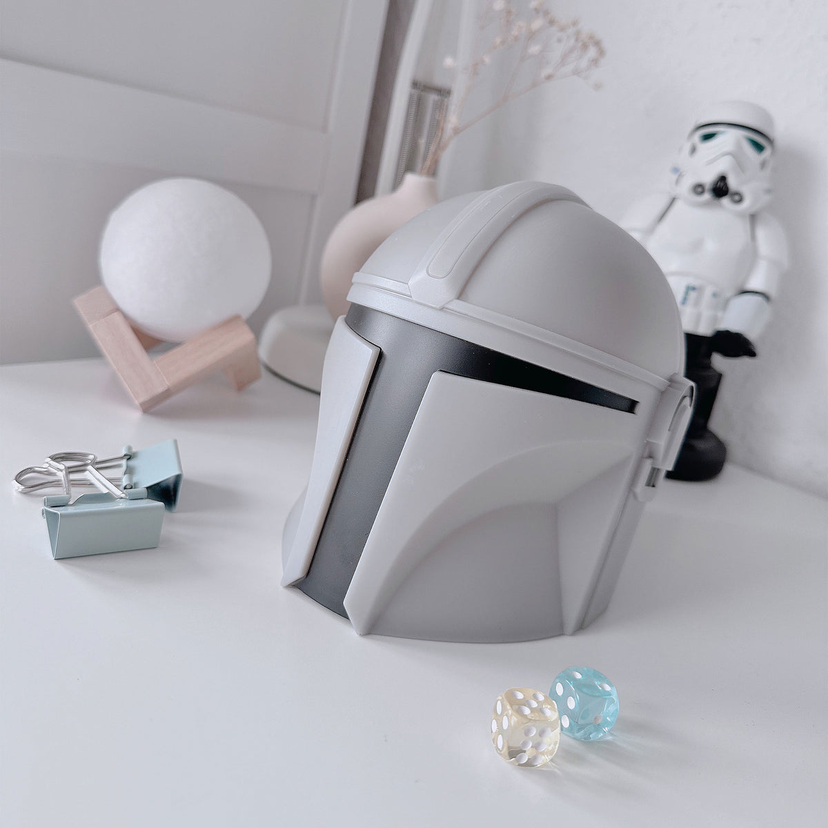 Product image The Mandalorian Helmet Table Lamp - Star Wars