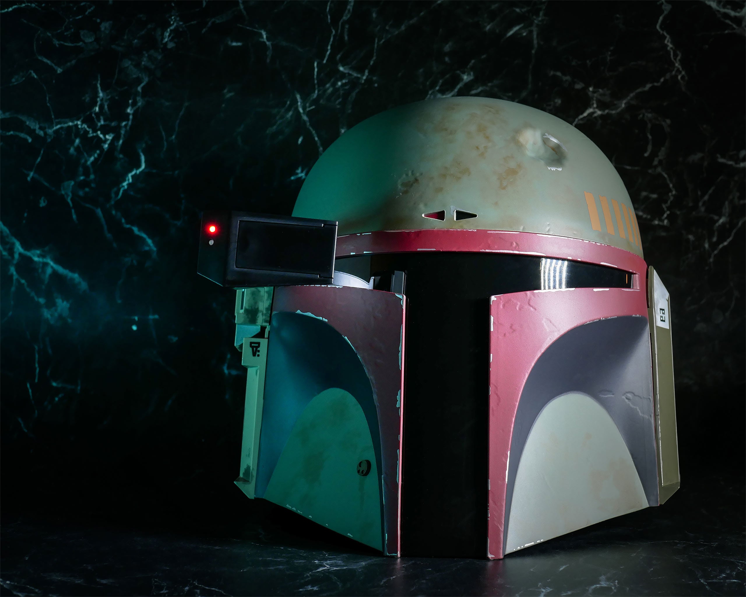 Image produit Réplique du casque premium Boba Fett Re-Armored avec effets lumineux - Star Wars