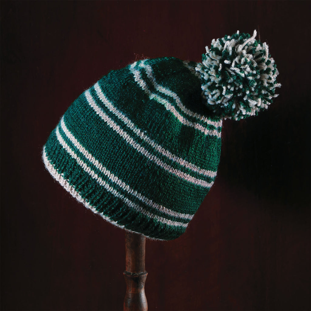 Image produit Kit de tricot bonnet à pompon Serpentard - Harry Potter
