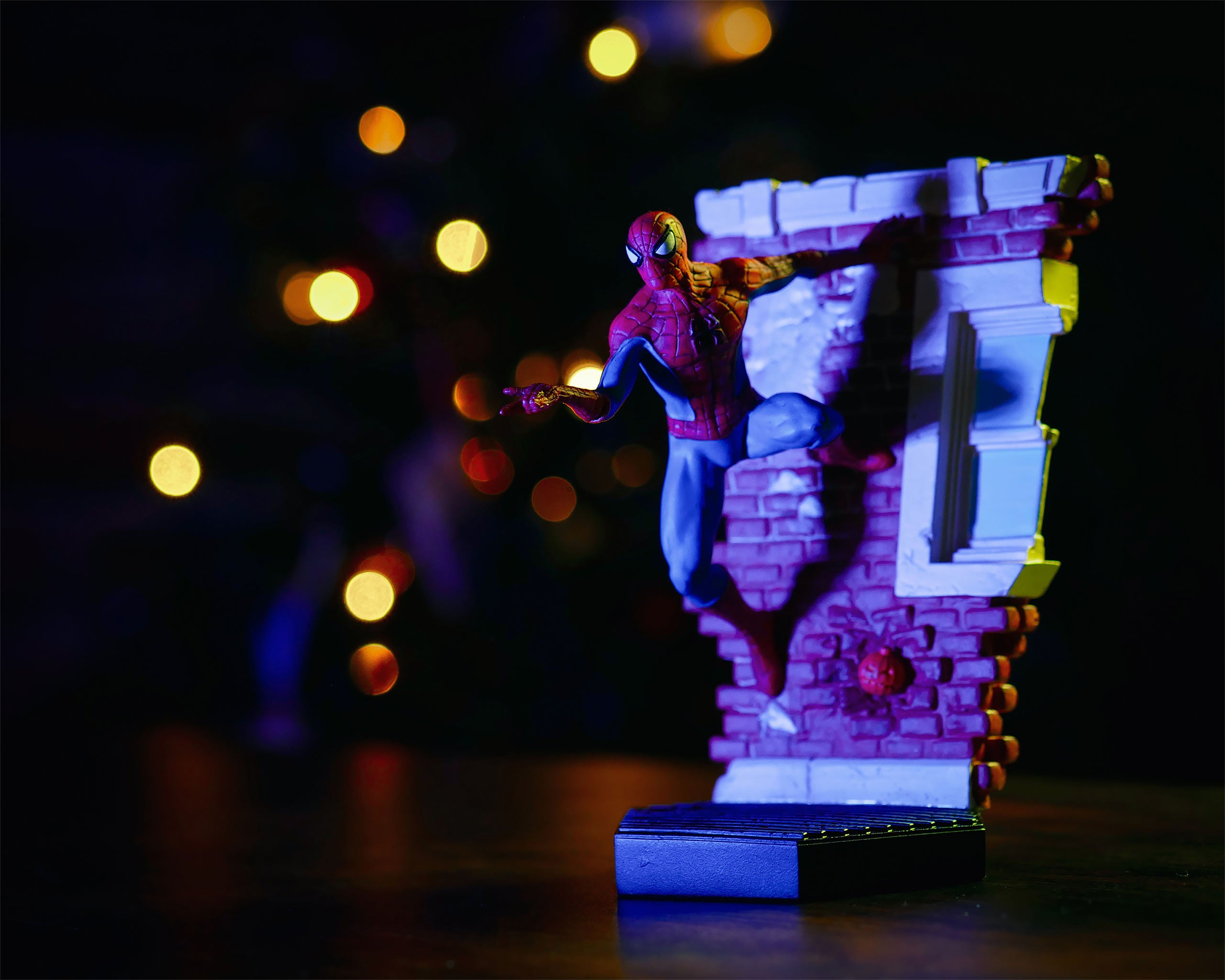 Productafbeelding Marvel - Spider-Man Diorama Schaal 1:16