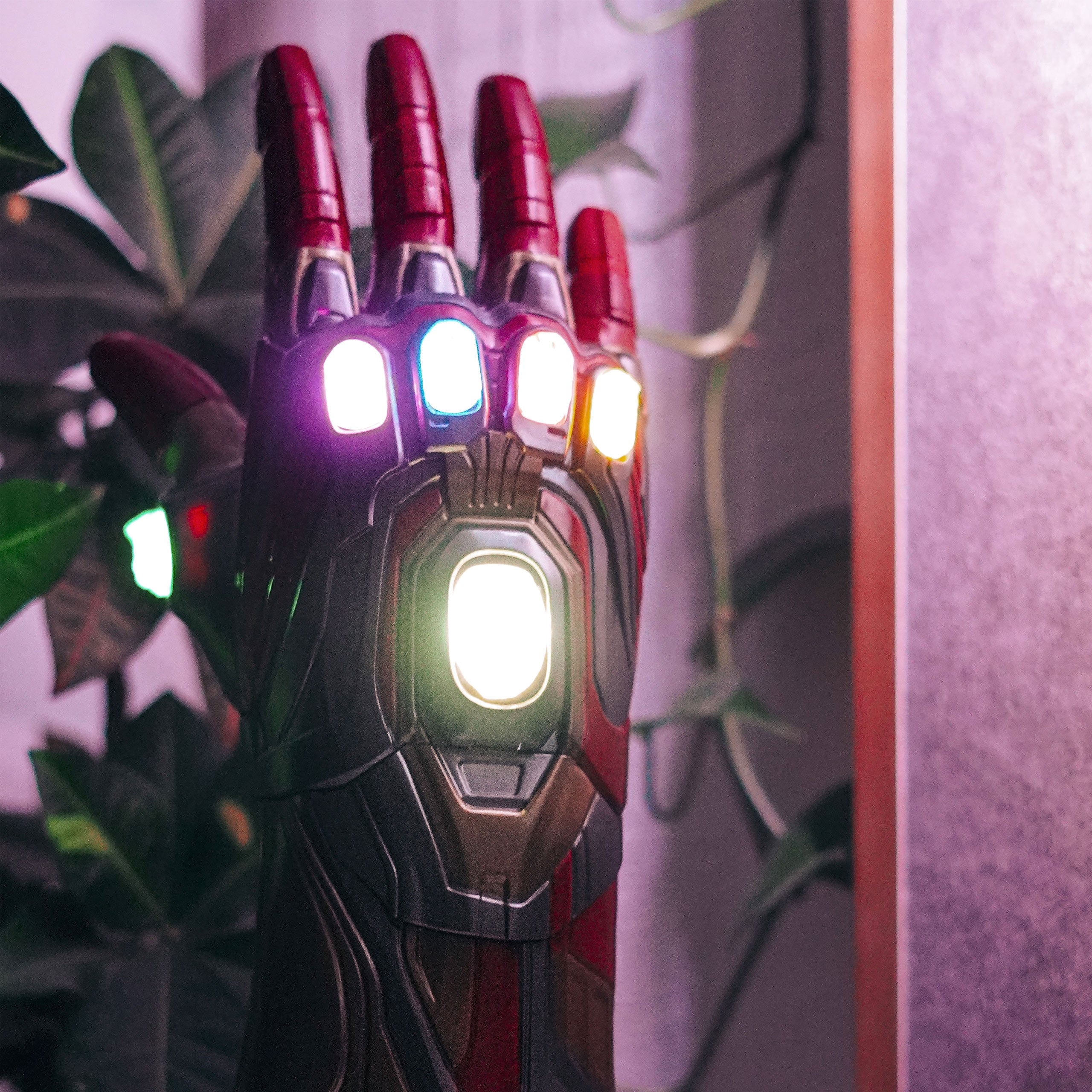 Productafbeelding Avengers - Iron Man Gauntlet met licht en geluid