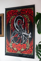 Produktbild Dragon Ampersand Logo Wall Scroll - Dungeons & Dragons