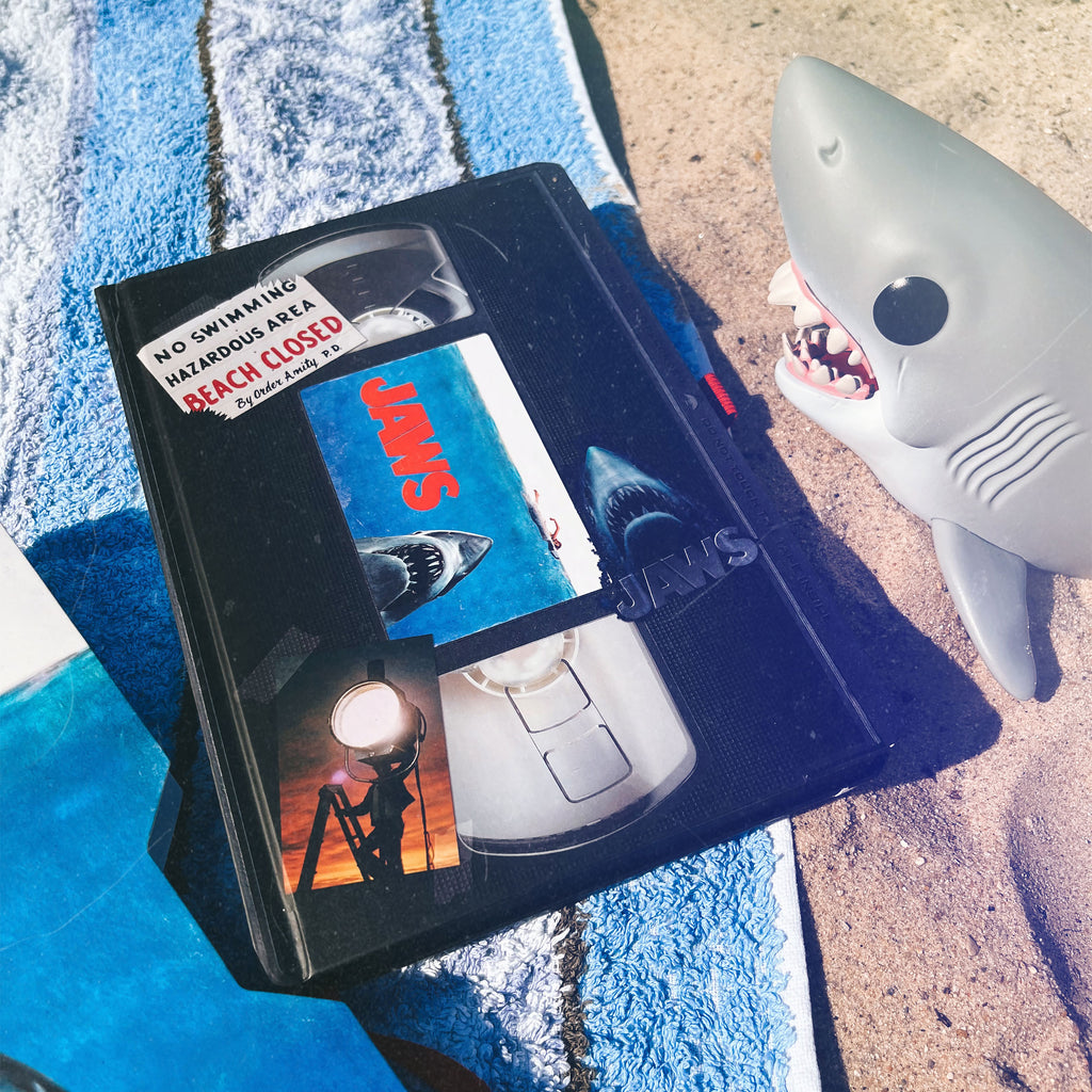 Productafbeelding Jaws - Beach Closed VHS Premium Notitieboek A5