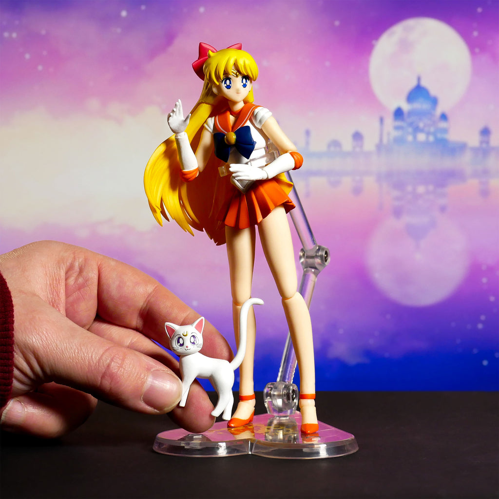 Image produit Sailor Venus avec Figurine d'Action Artemis Edition Couleur Animation - Sailor Moon