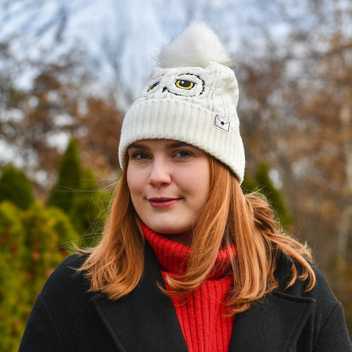 Image produit Bonnet Hedwig avec Pompon - Harry Potter