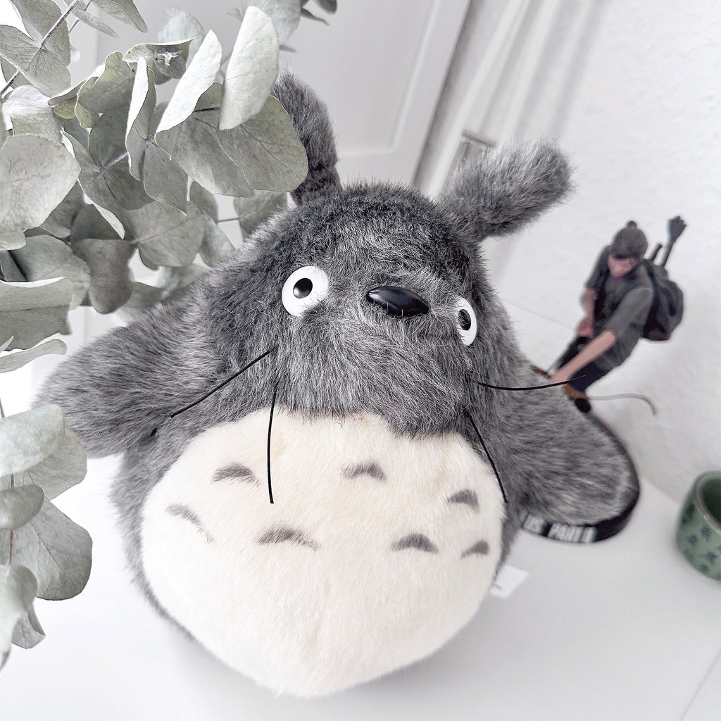 Produktbild Totoro Plüsch Figur grau