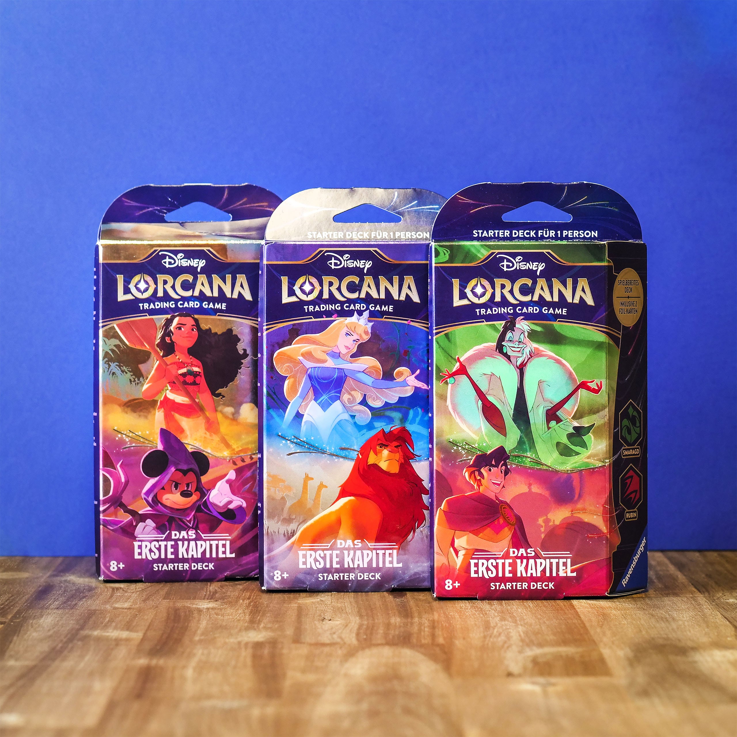 Produktbild Disney Lorcana Smaragd und Rubin Starterset - Das Erste Kapitel Trading Card Game