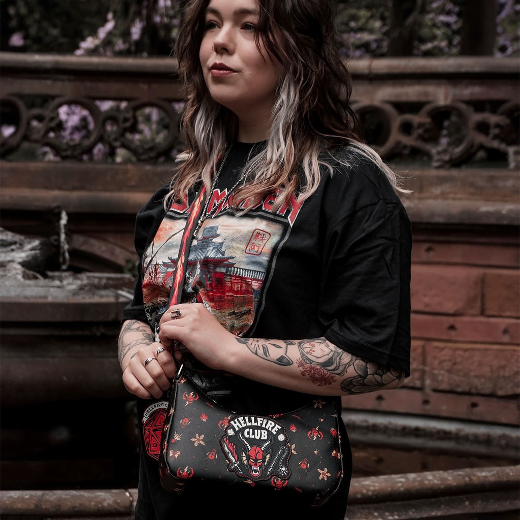 Productafbeelding Hellfire Club Glow in the Dark Crossbody Tas - Stranger Things