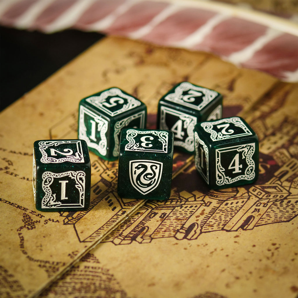 Image produit Harry Potter - Set de dés RPG Slytherin 5pcs avec sac à dés vert