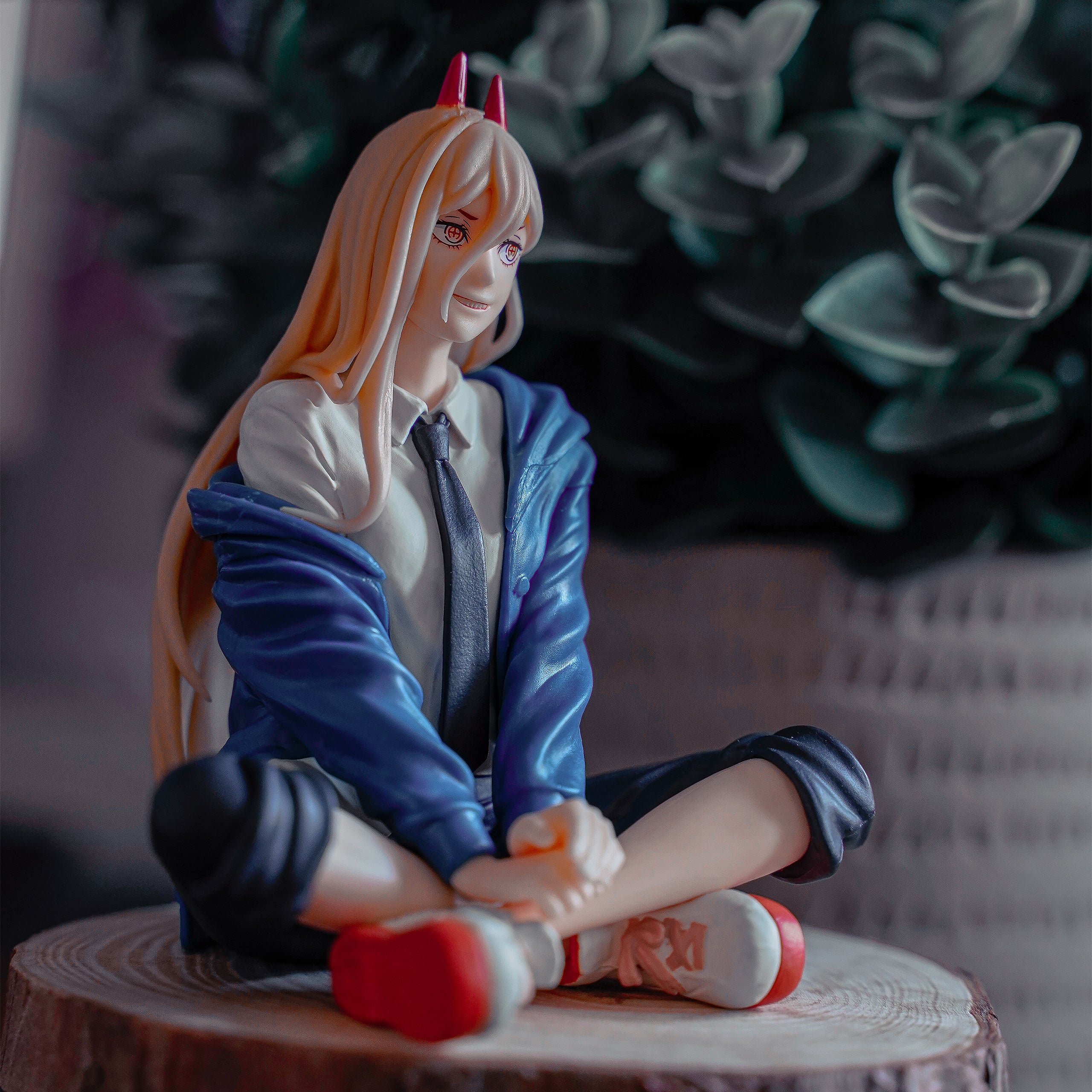 Image produit Chainsaw Man - Figurine Power assise
