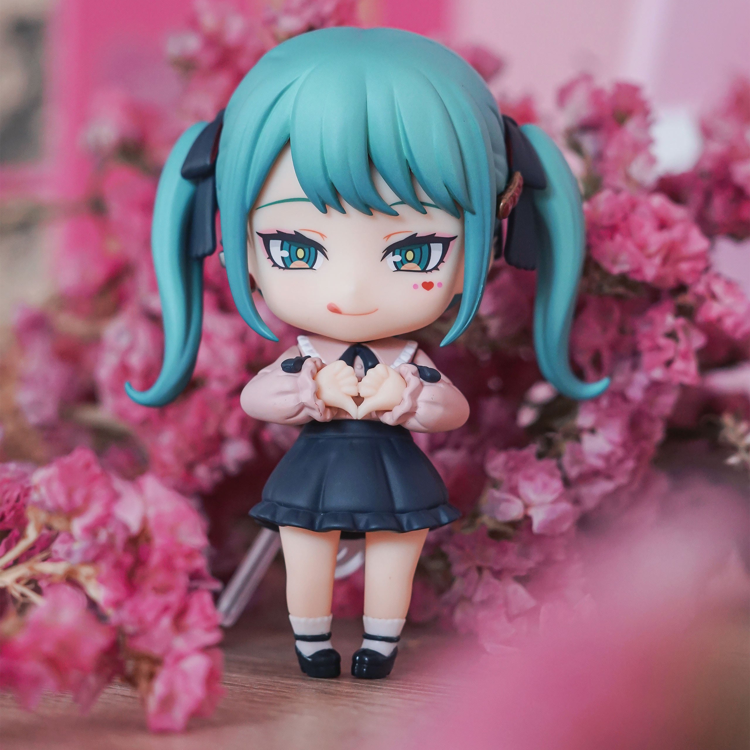 Image produit Hatsune Miku - Figurine d'action Nendoroid La version vampire