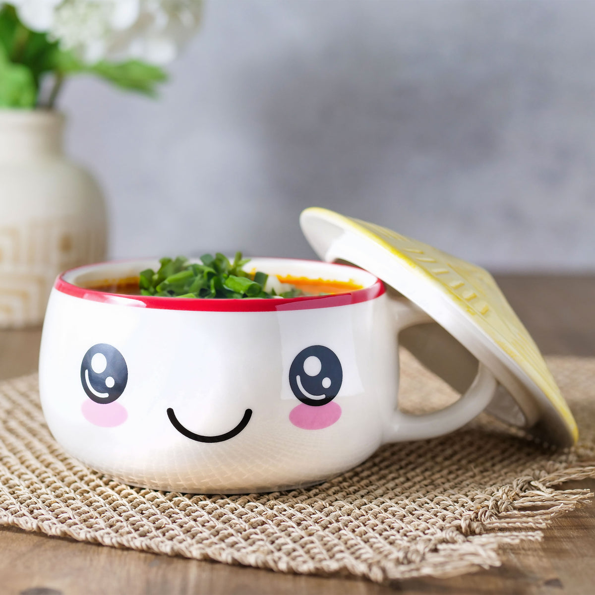 Produktbild Kawaii Tasse mit Deckel für Anime Fans