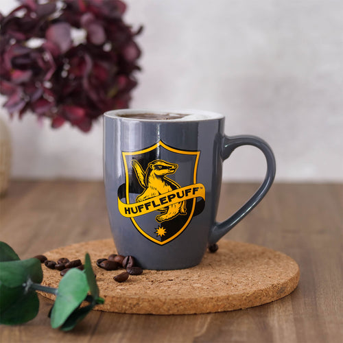Image produit Tasse Logo Poufsouffle gris - Harry Potter