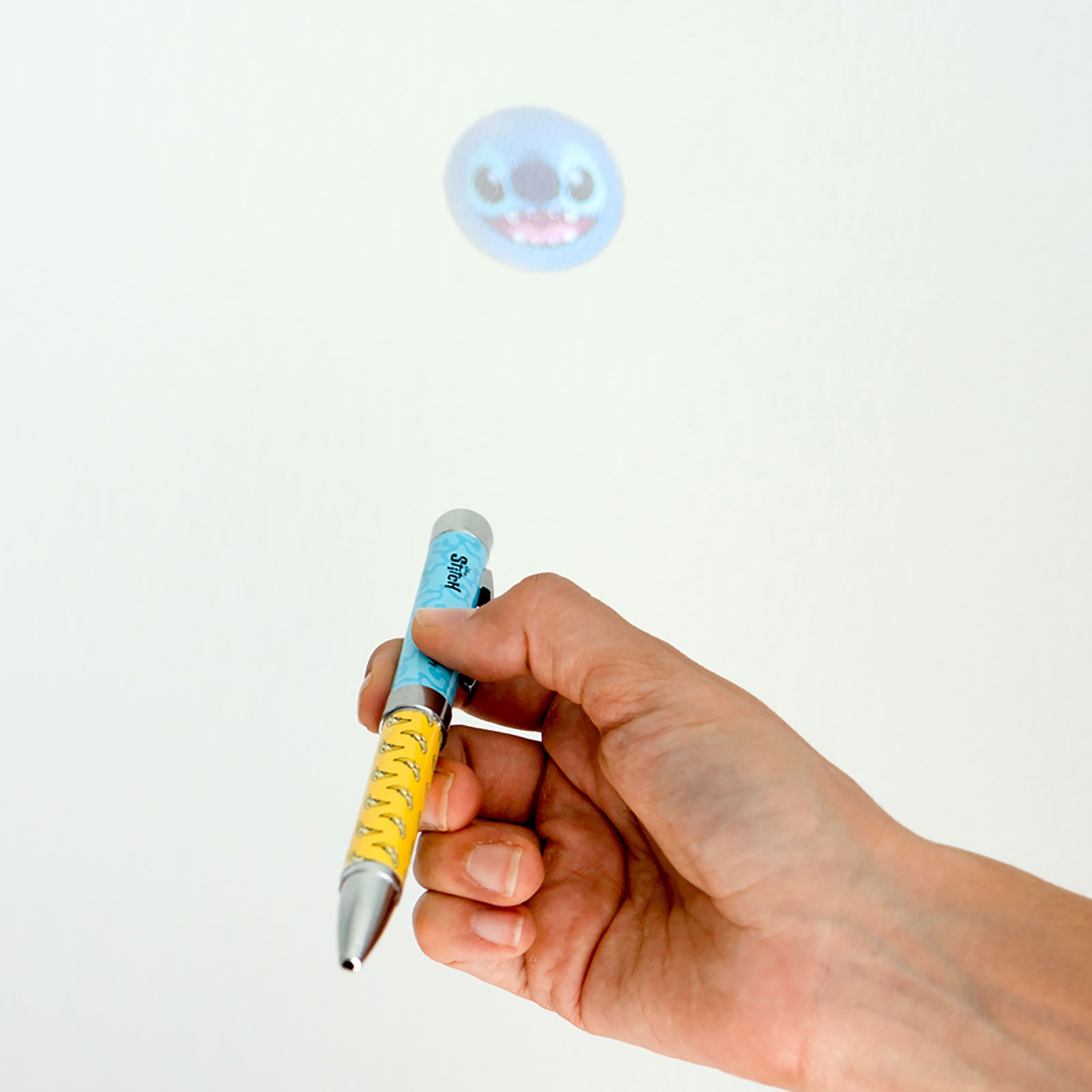 Image produit Carnet en peluche Stitch avec stylo projecteur - Lilo & Stitch
