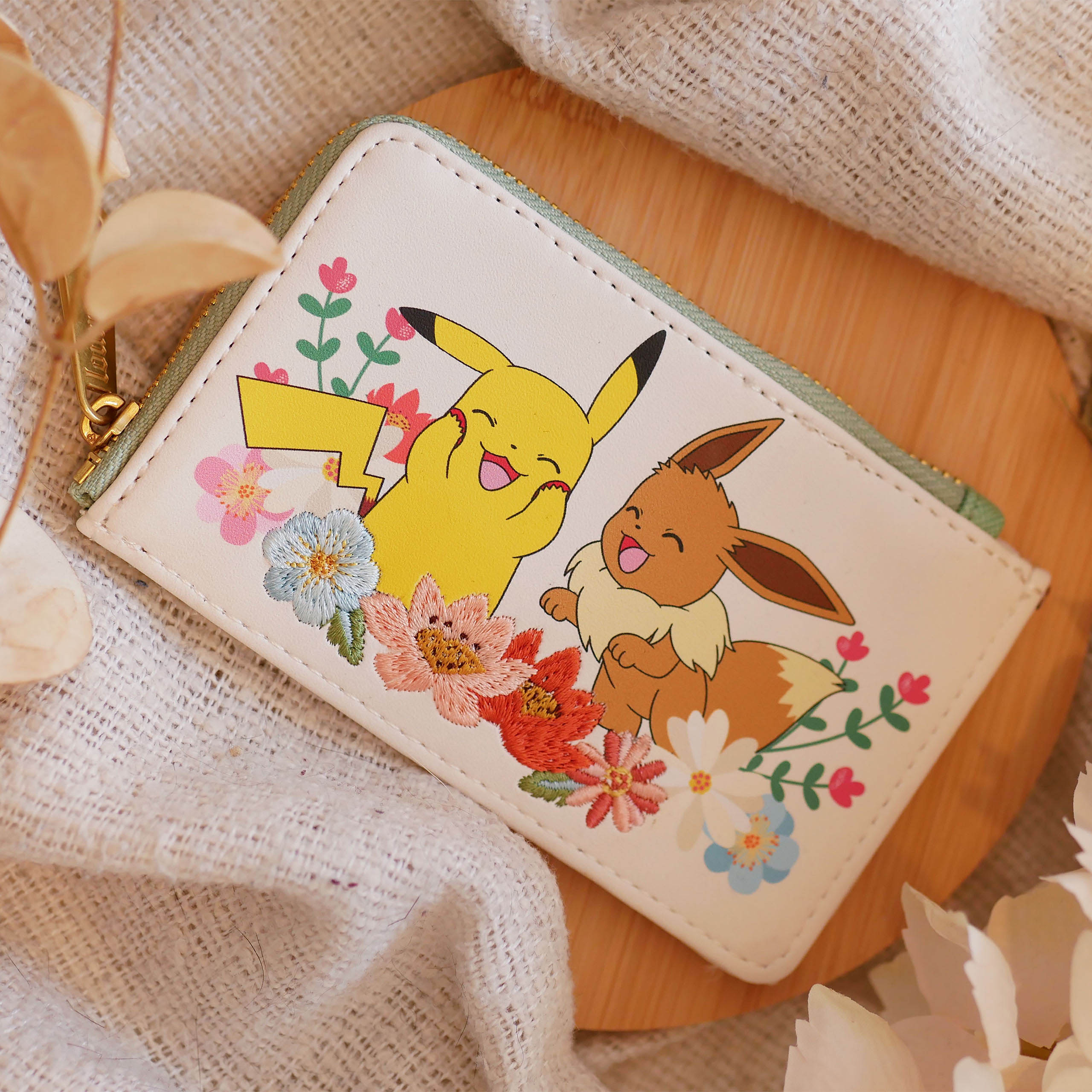 Productafbeelding Pokemon - Pikachu en Eevee Bloemen Portemonnee