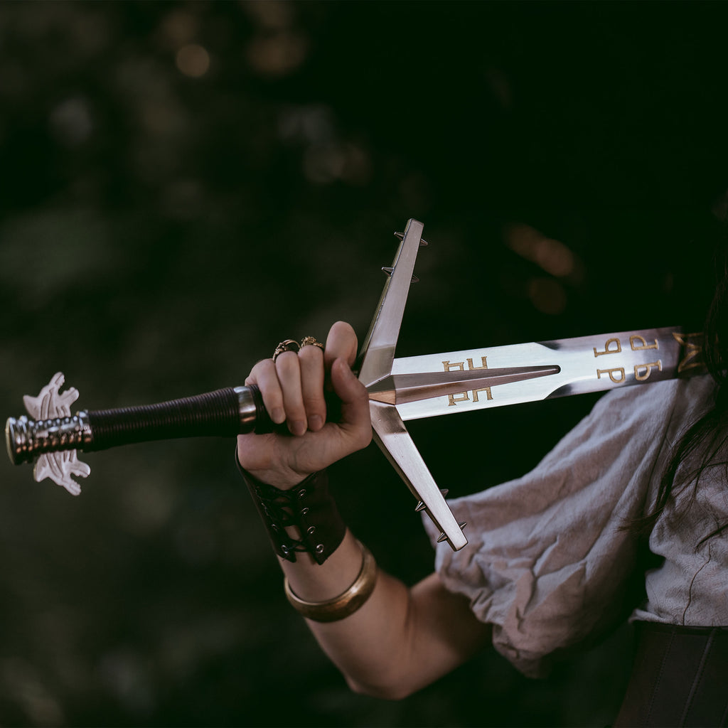 Image produit Réplique de l'épée d'argent de Geralt de Rivia avec fourreau pour les fans de Witcher