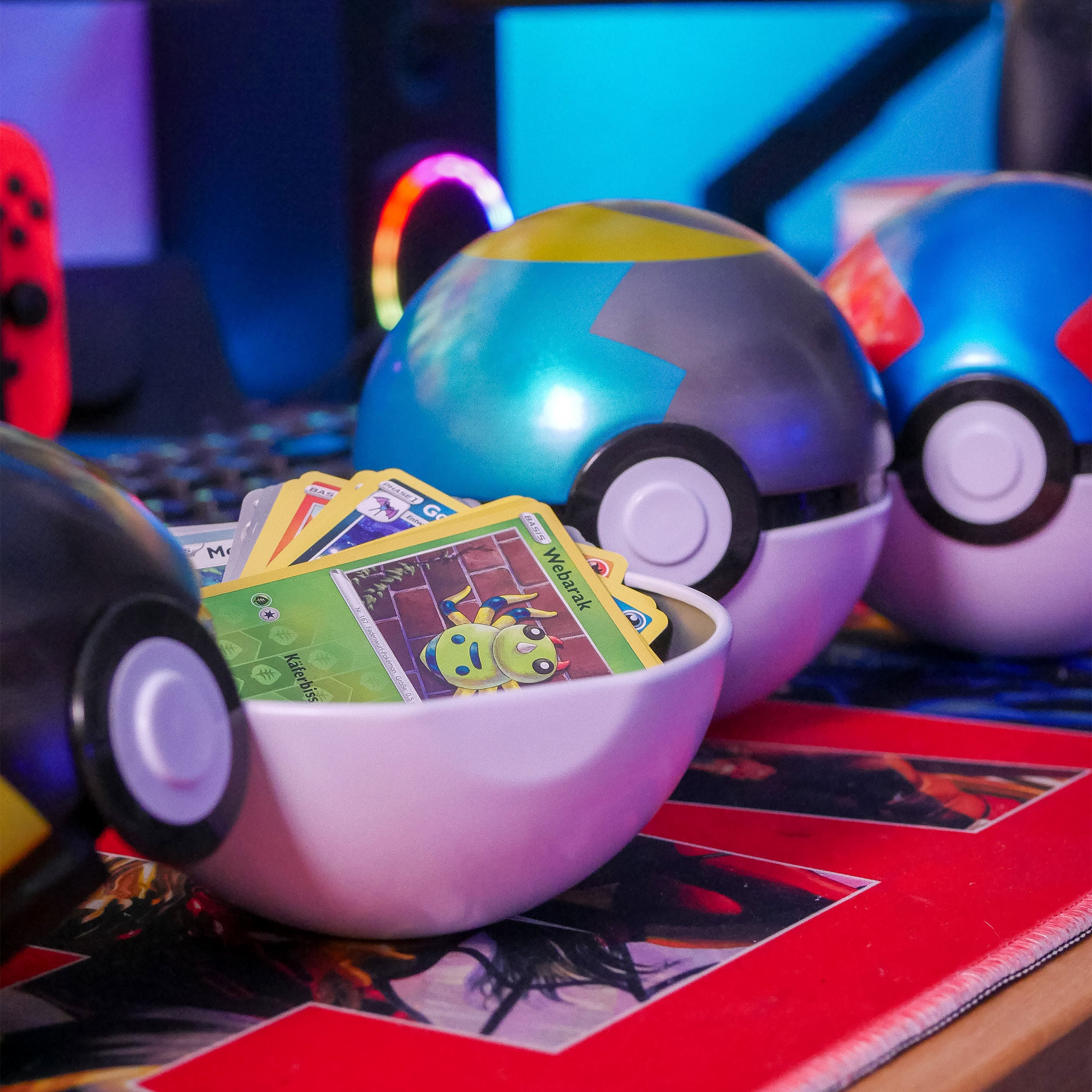 Image produit Pokemon - Mystery Pokeball Cartes Boîte en Métal Automne 2024