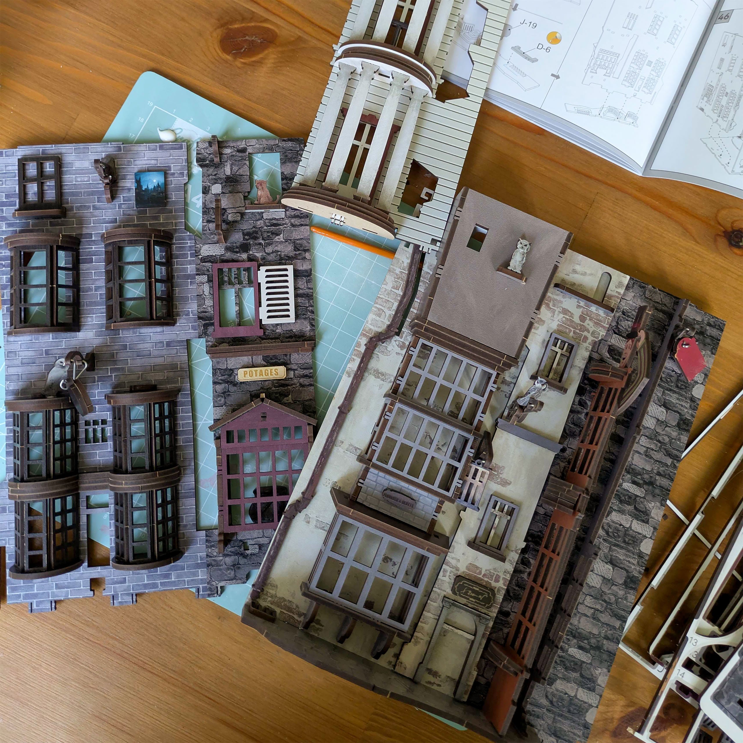 Productafbeelding Harry Potter - Wegisweg Book Nook Modelbouwset Hout