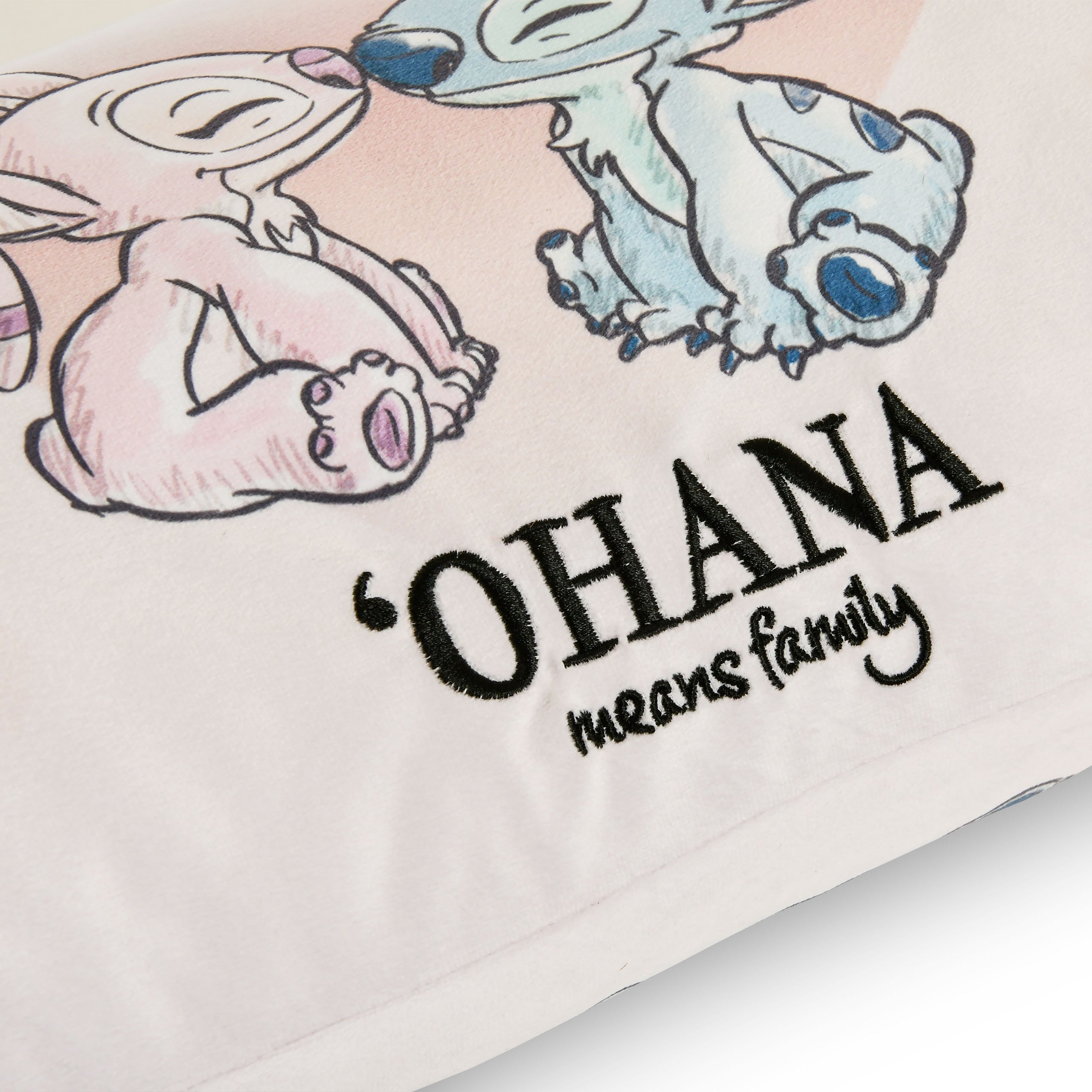 Image produit Stitch et Angel Ohana Means Family - Coussin