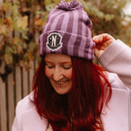 Produktbild Wednesday - Nevermore Logo Mütze mit Bommel
