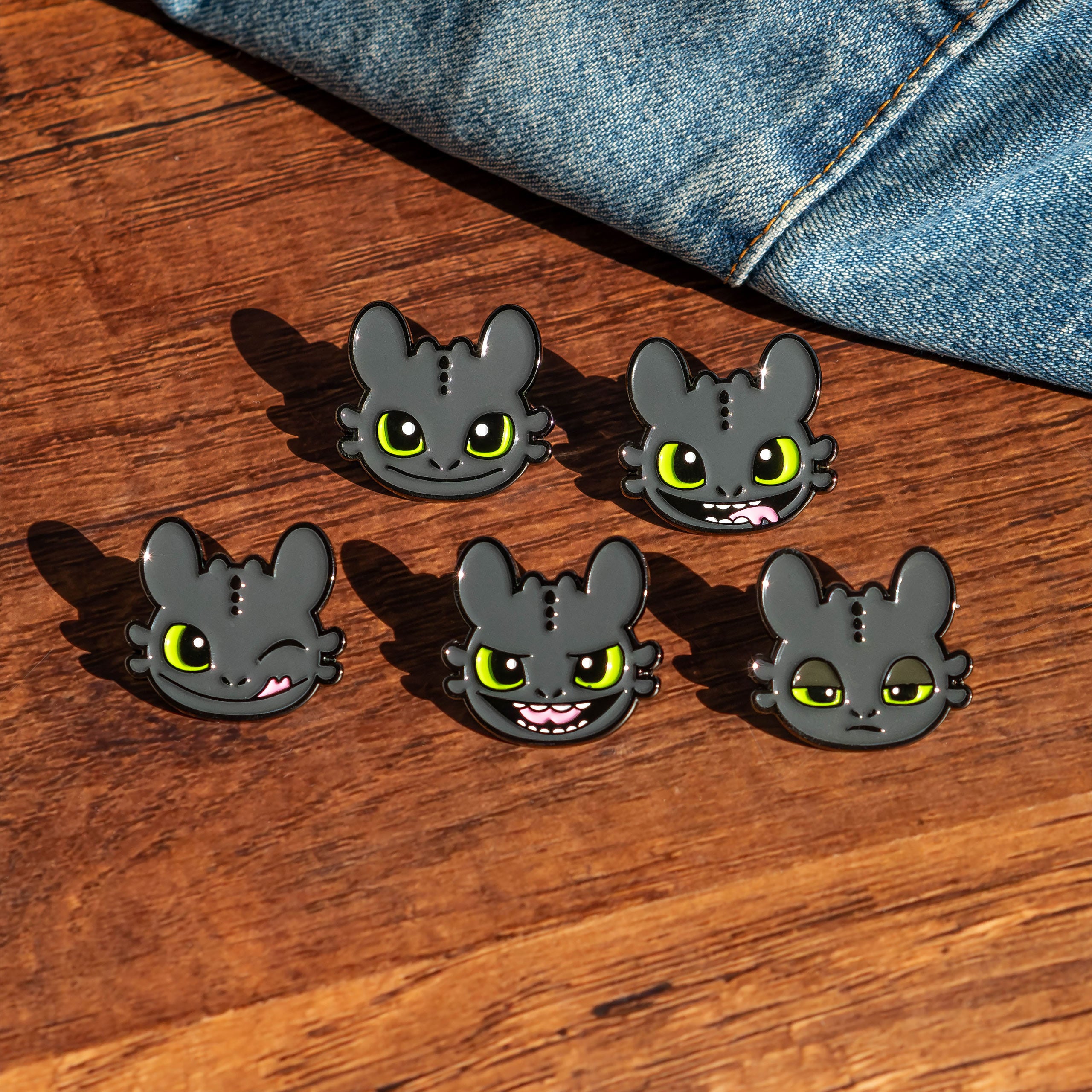 Productafbeelding Hoe Tem Je Een Draak - Tandloos Pins 5-Delige Set