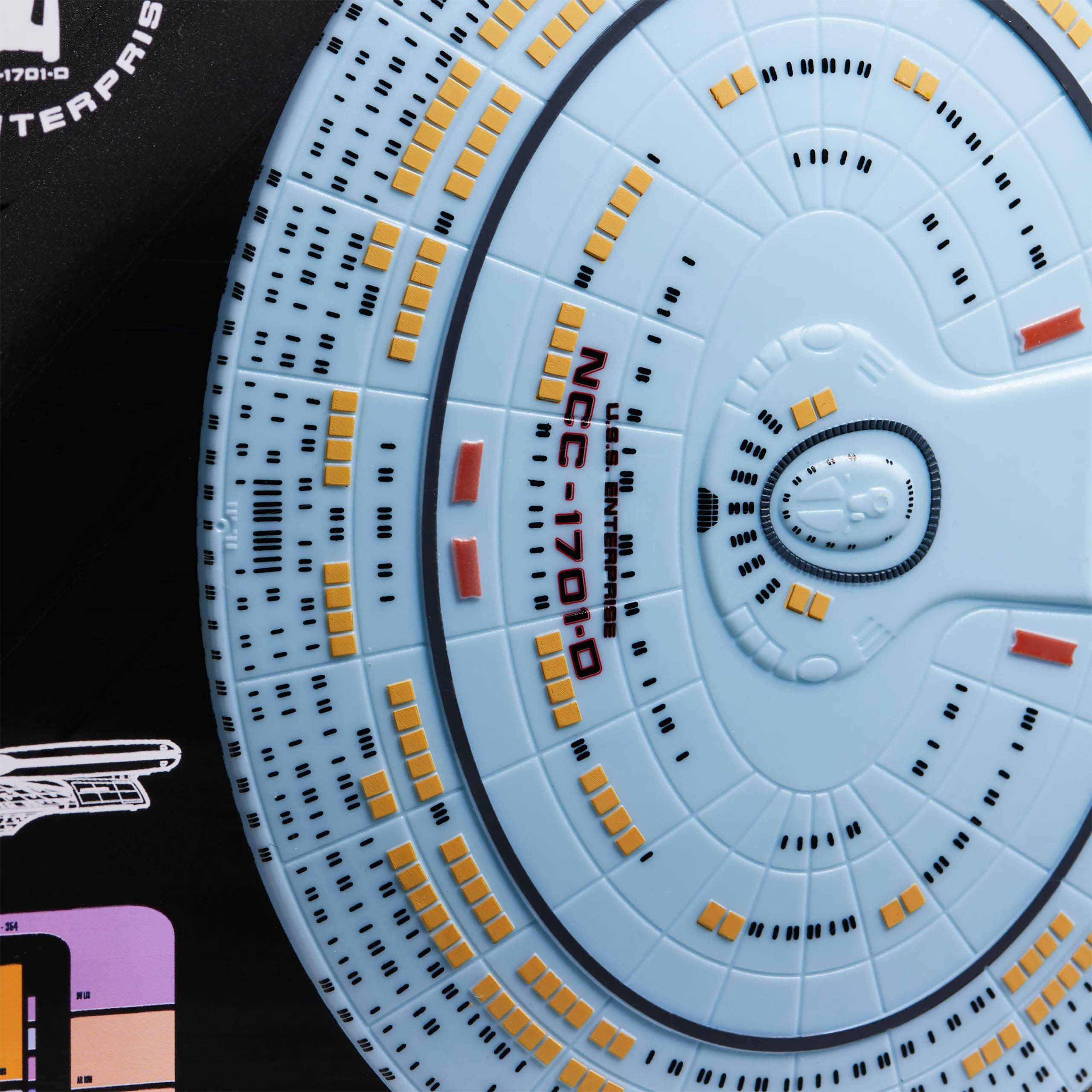 Productafbeelding Enterprise NCC-1701-D wandplaquette met modelreplika - Star Trek