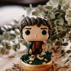 Image produit Le Seigneur des Anneaux - Figurine Funko POP! Frodo (brille dans le noir)