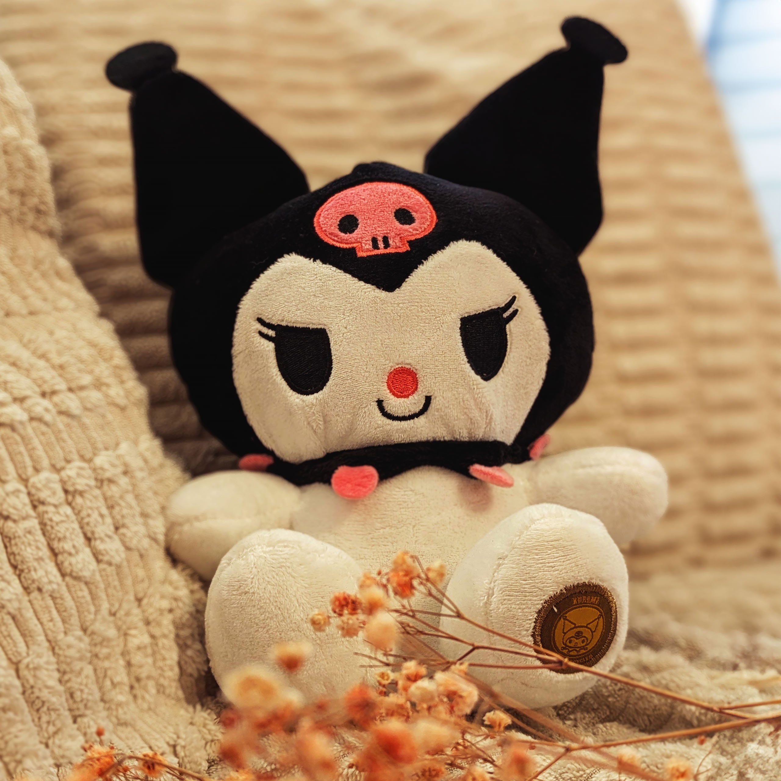 Productafbeelding Sanrio - Kuromi knuffel 23 cm