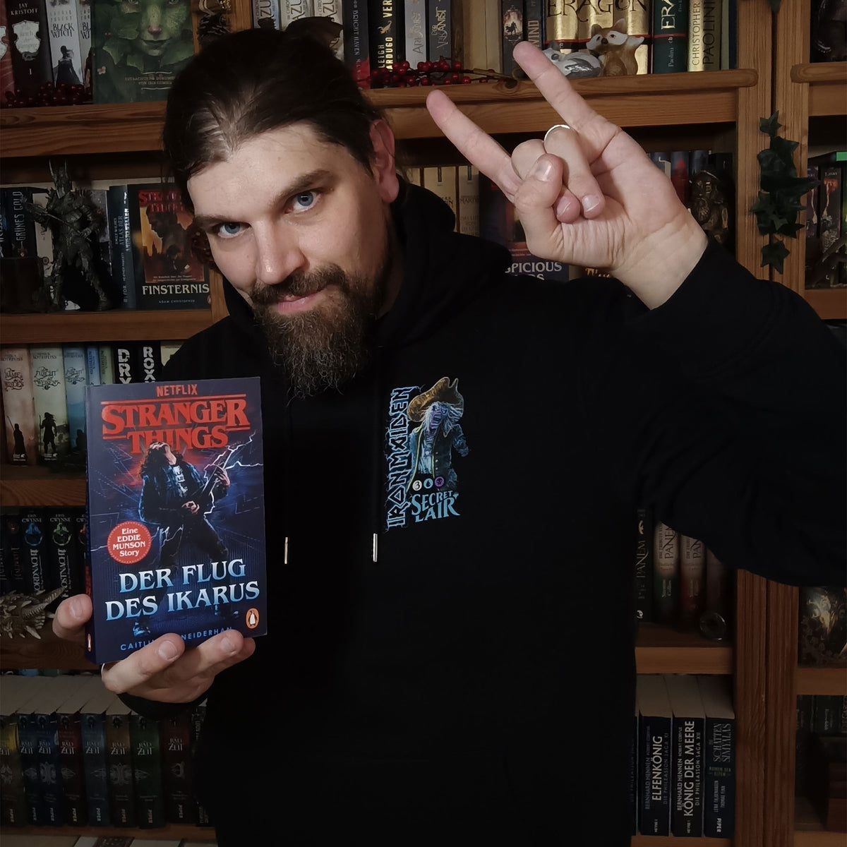 Produktbild Iron Maiden - Magic Captain N´Ghathrod Hoodie schwarz