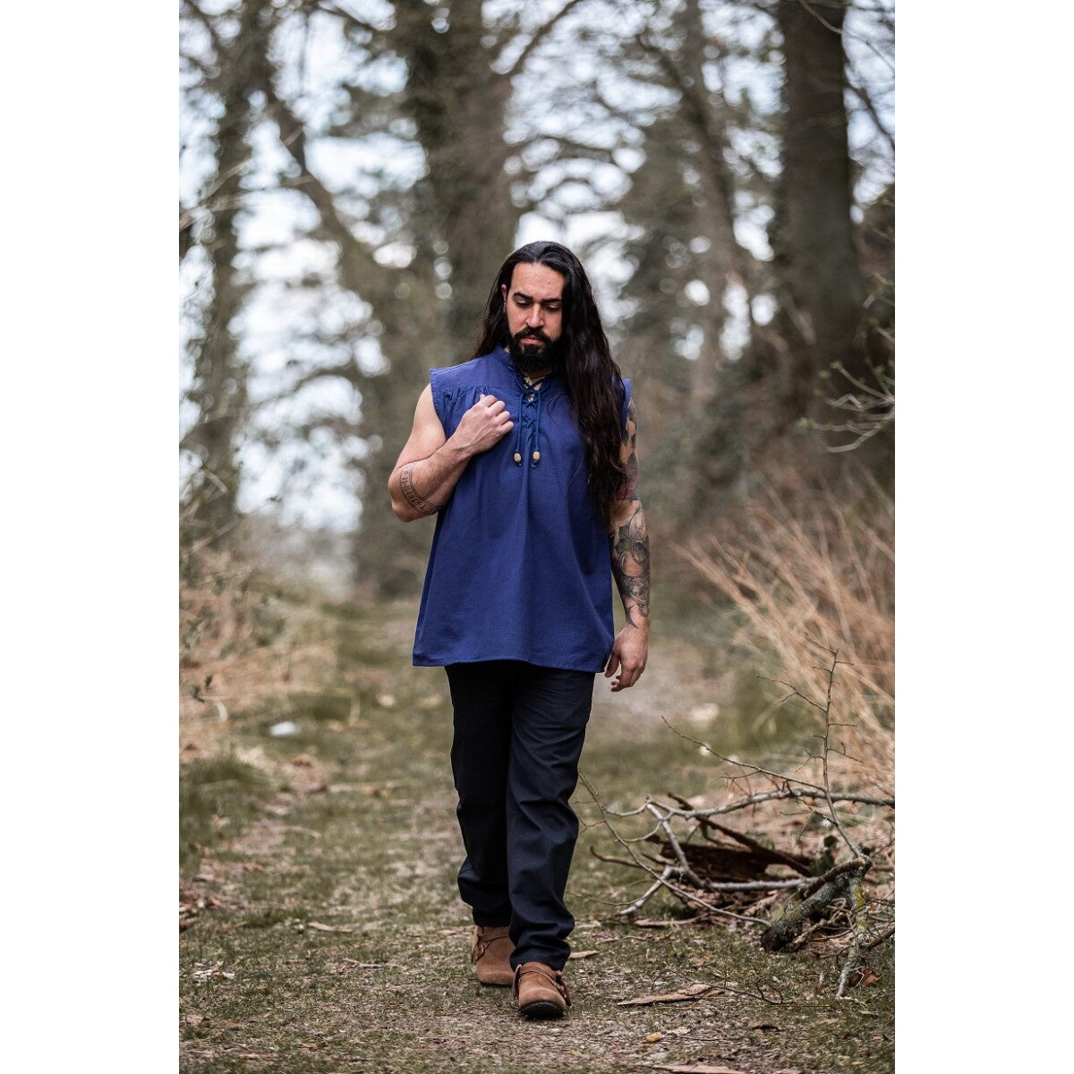 Image produit Chemise médiévale à col officier lacée Louis sans manches bleu