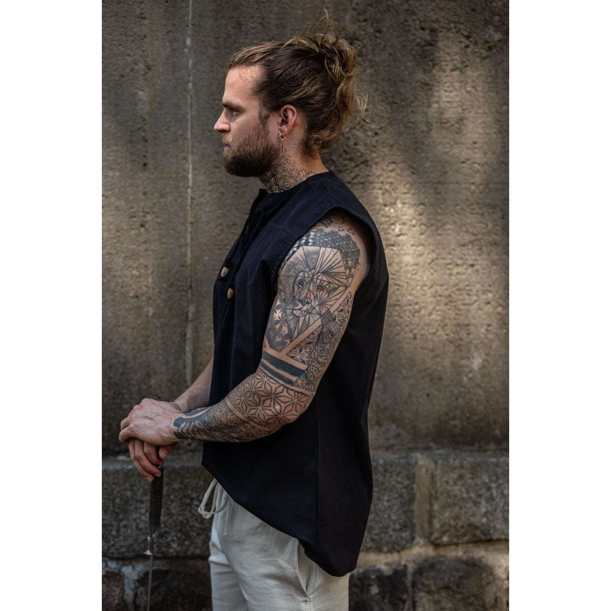 Image produit Chemise médiévale à lacets Jean sans manches noire