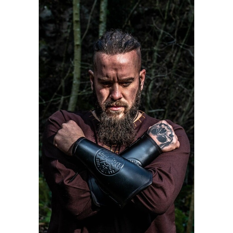 Image produit Brassard médiéval en cuir Ottar avec embossage Vegvisir noir