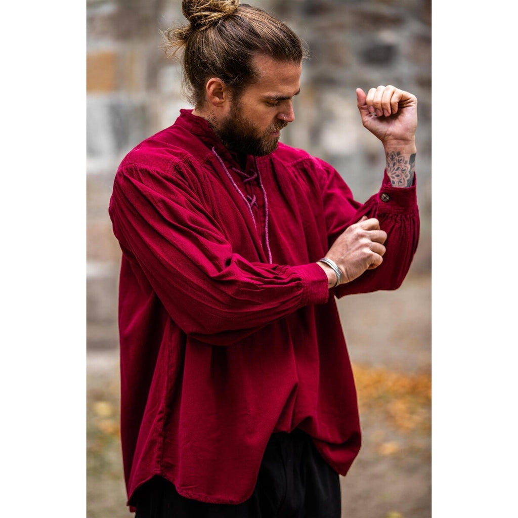 Image produit Chemise médiévale à col montant lacée Friedrich rouge bordeaux
