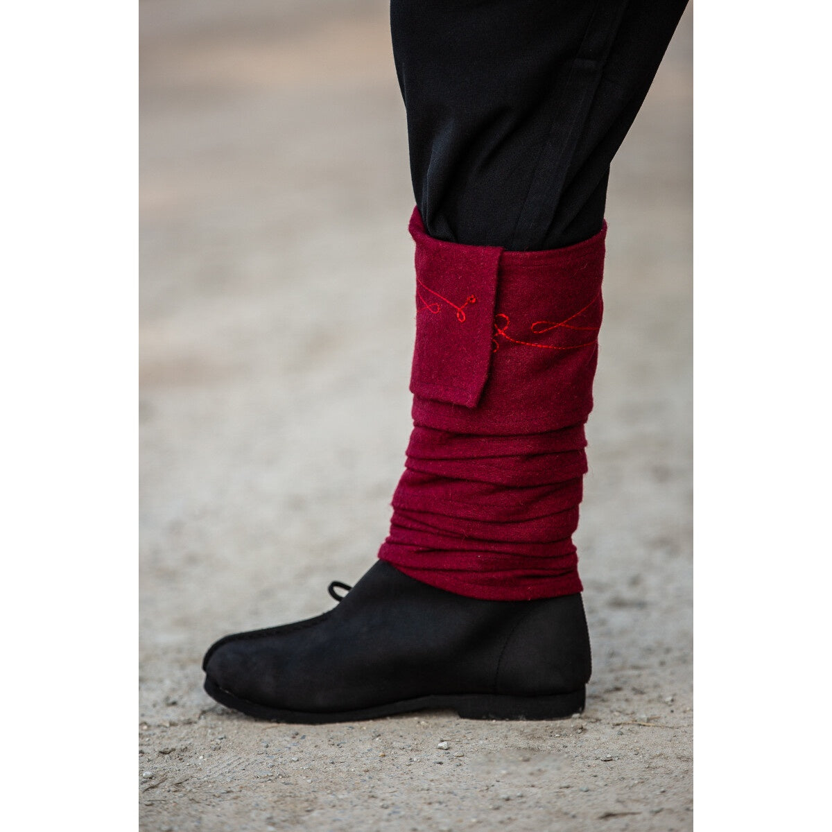 Image produit Guêtres médiévales en laine Hannes avec broderie
