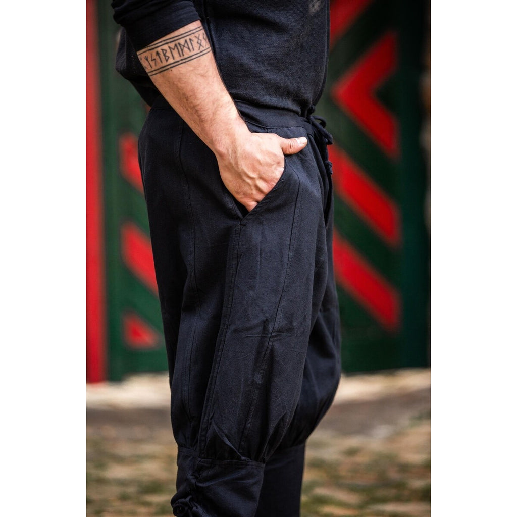Image produit Pantalon médiéval court Laurence avec laçage de bas de jambe noir