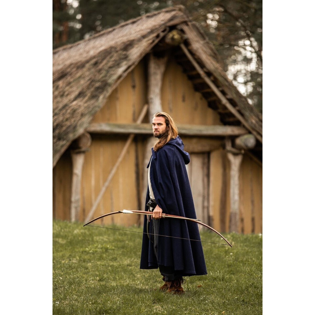 Image produit Cape médiévale en laine Hervir 131 cm