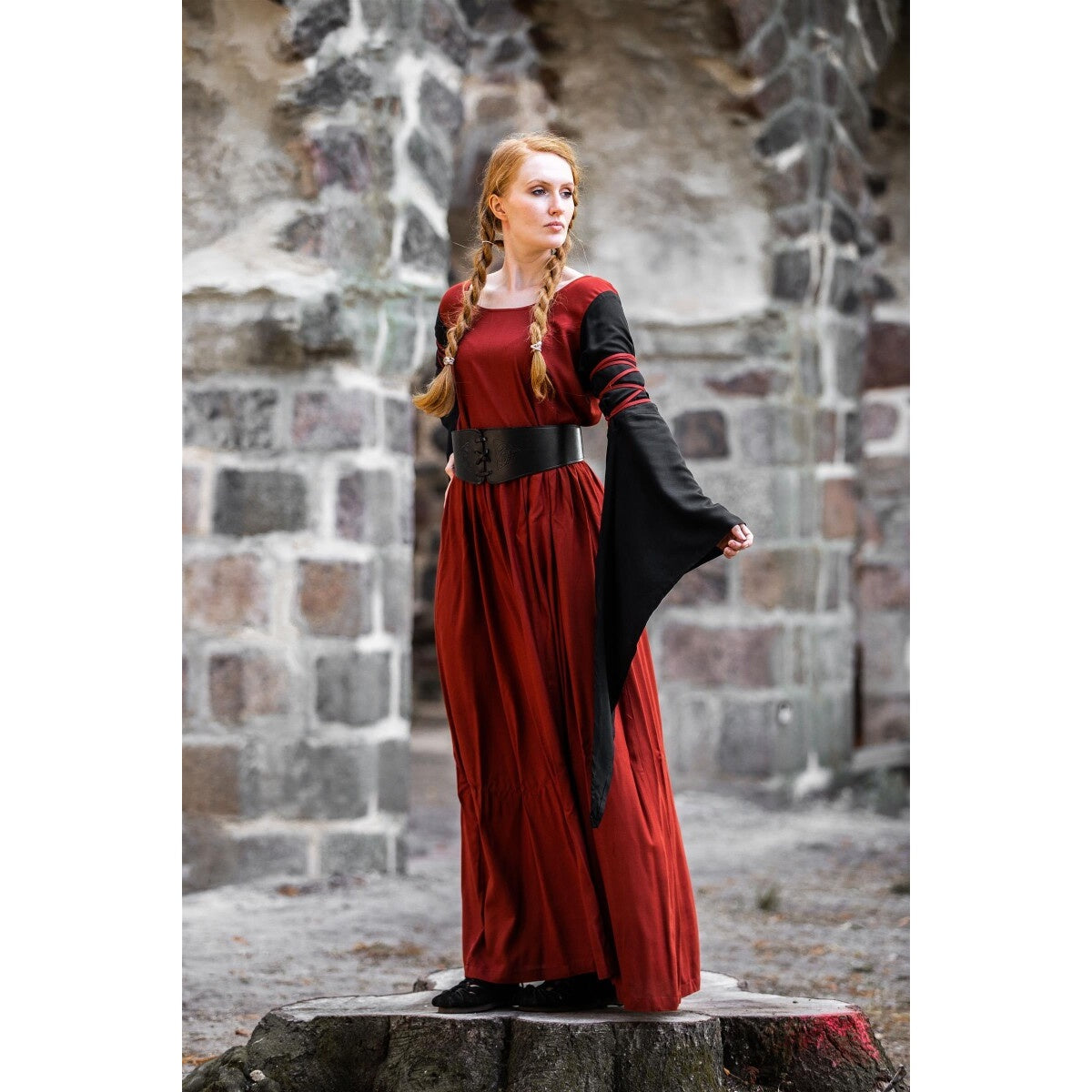 Image produit Robe médiévale Dorell rouge-noir